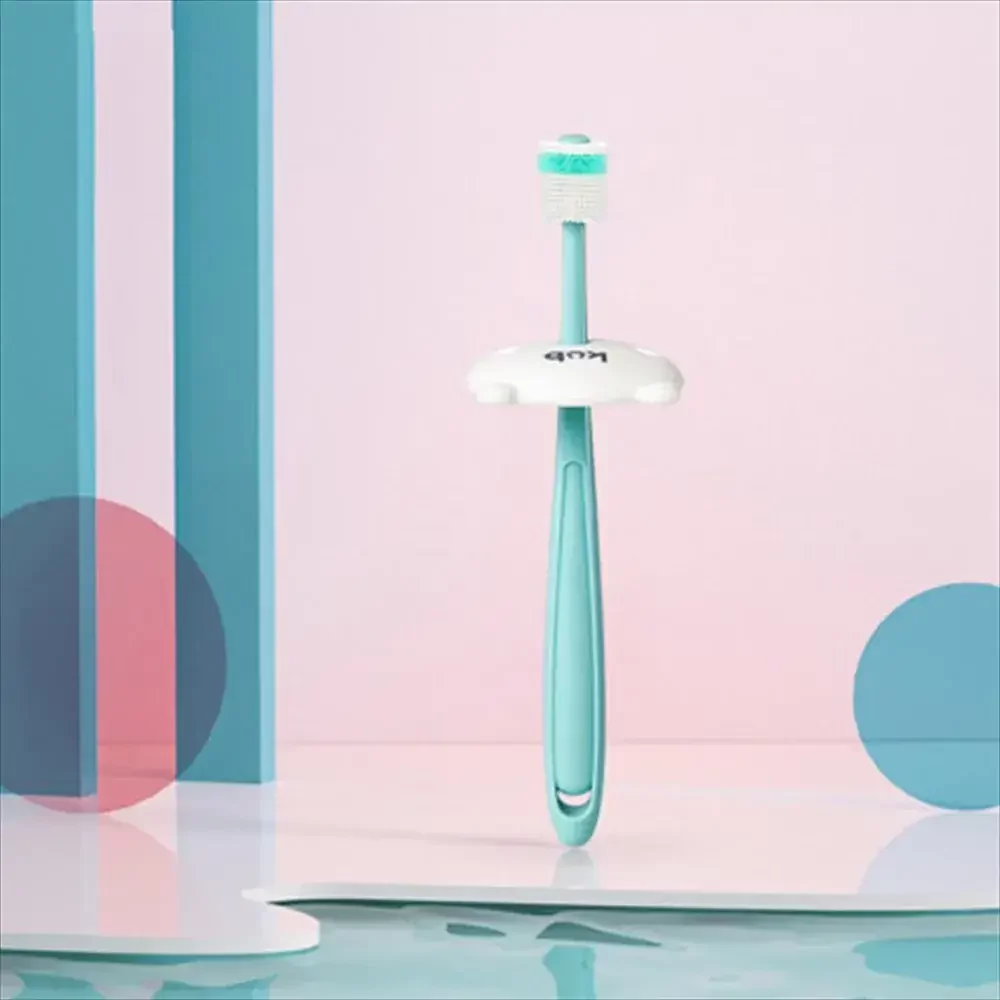 7 Rekomendasi Sikat Gigi Anak yang Nyaman dan Aman 12 rekomendasi sikat gigi anak 4